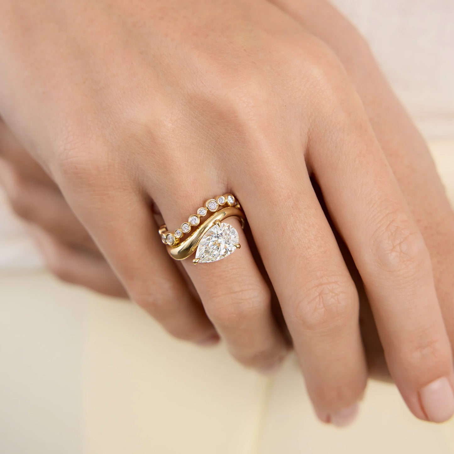 Timeless 0.25 TCW Round Stones Unique Swirl Bezel Lab Grown Diamond Wedding Band