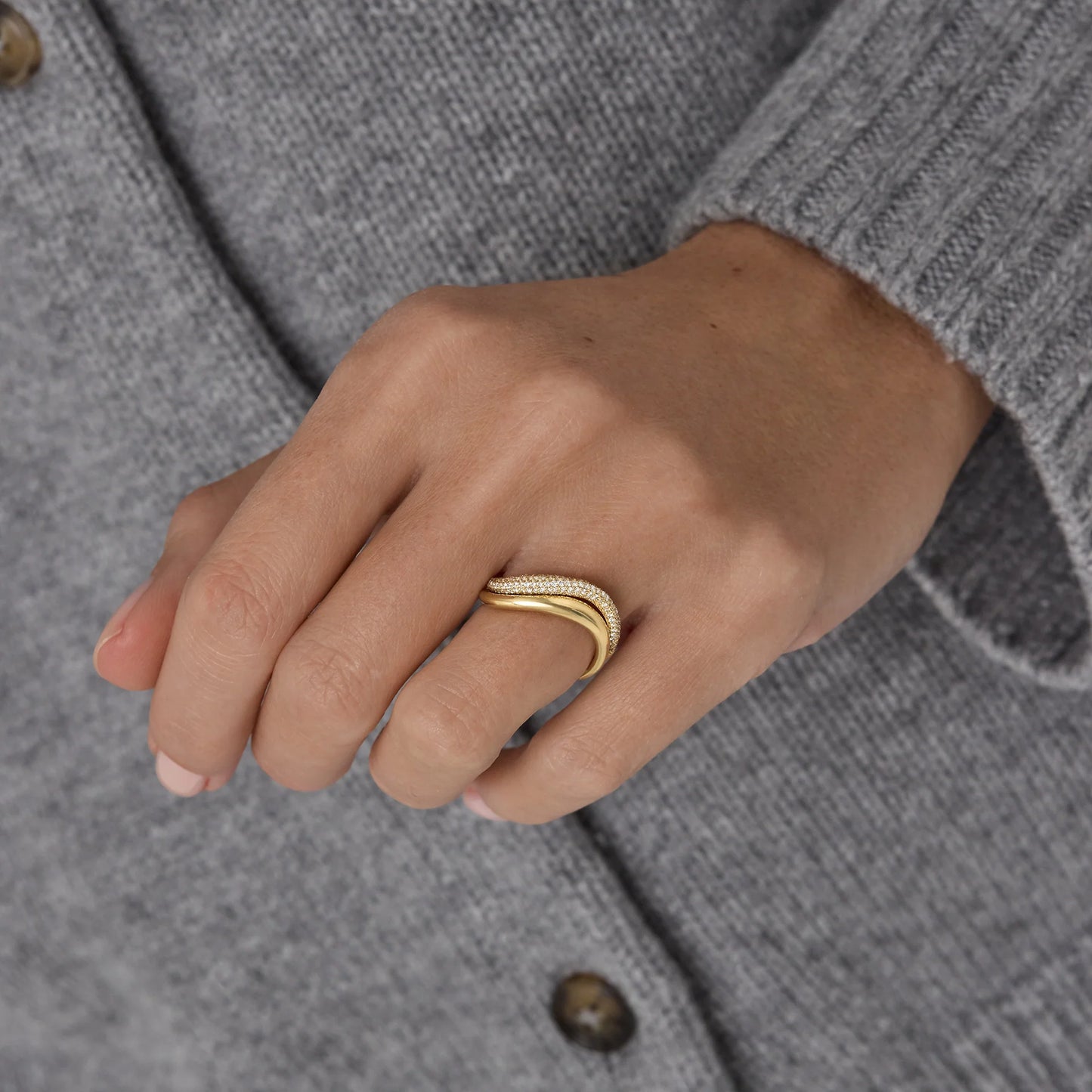 Bow Plain Solid Gold Wedding Band