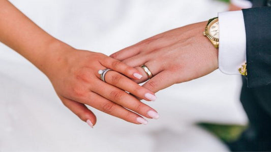 How to Wear a Wedding Band with an Engagement Ring?