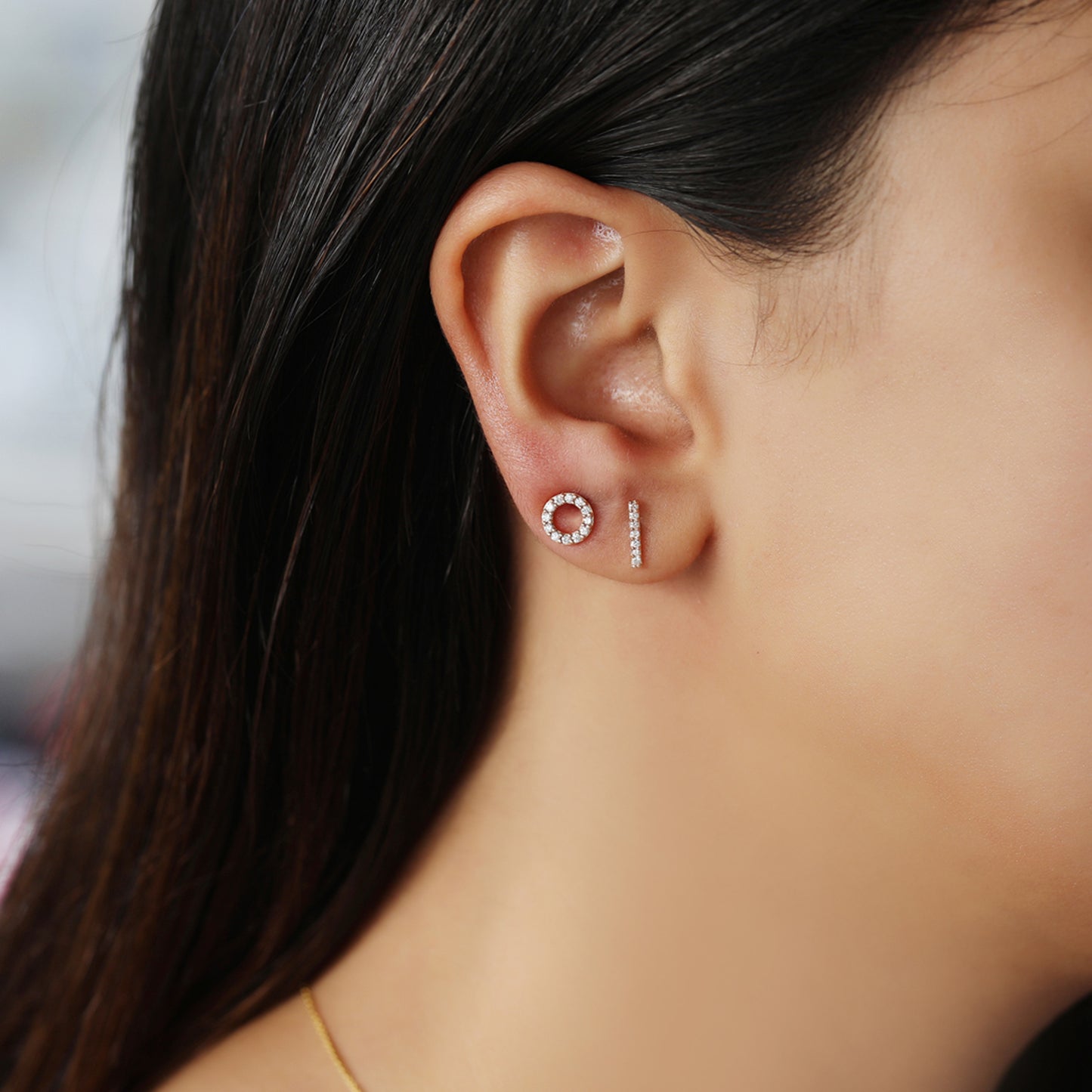 0.30 TCW Round Cut Moissanite Bar Stud Earrings in Gold 5