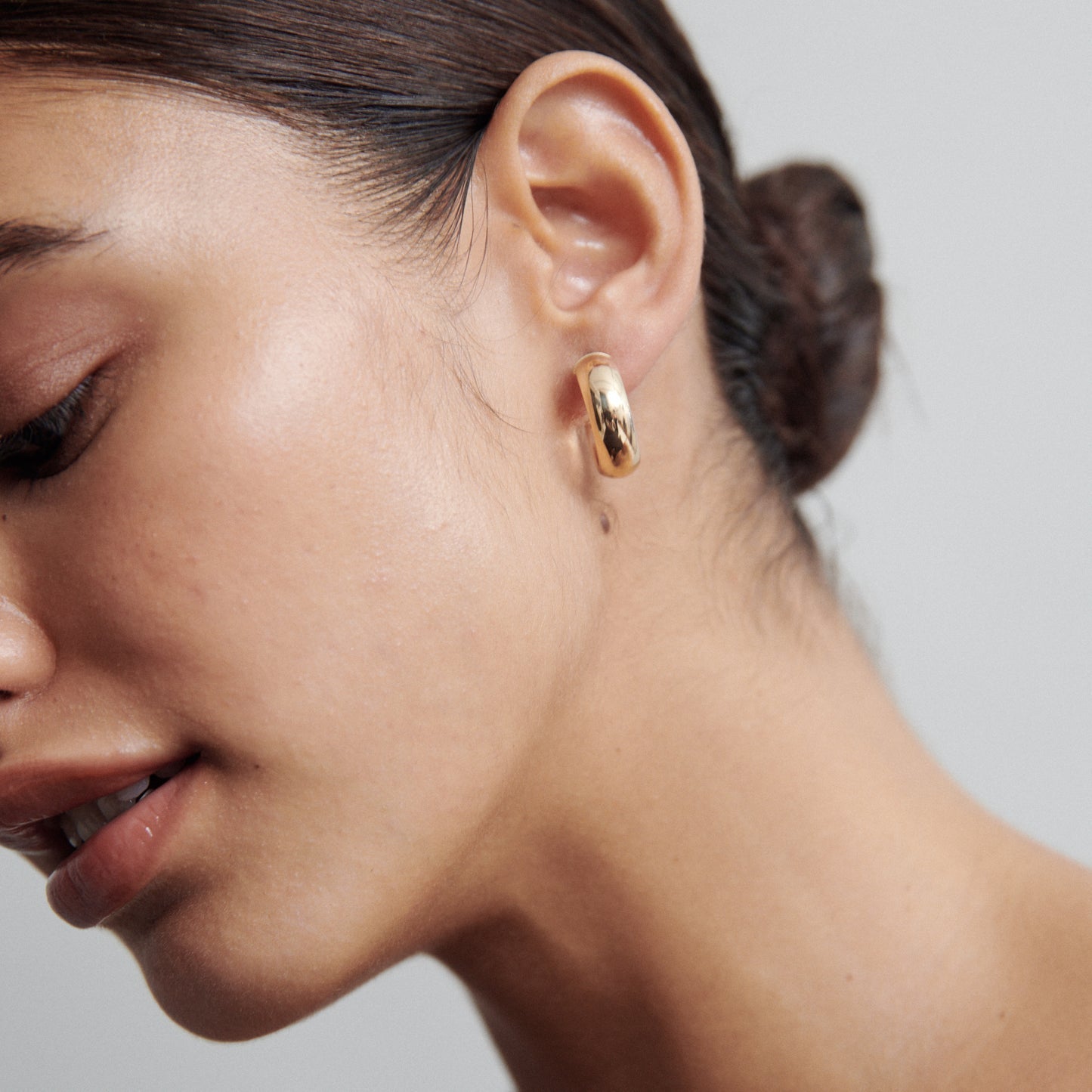 Bold Hoops Earrings in Gold 6