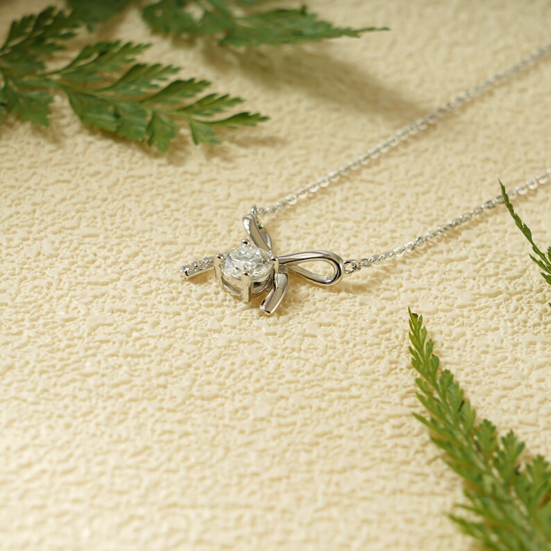 1.0 TCW Round Moissanite Diamond Unique Pendant Necklace in Solid Gold 5