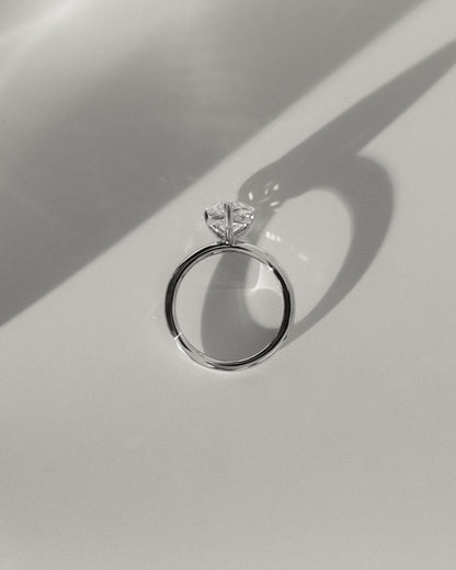 2.0 CT Pear Cut Solitaire Setting Lab Grown Diamond Engagement Ring