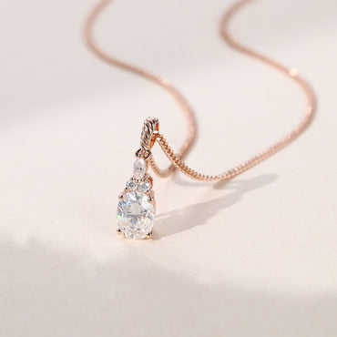 1.05 CT Oval Moissanite Diamond Cluster Pendant Necklace in Solid Gold 2