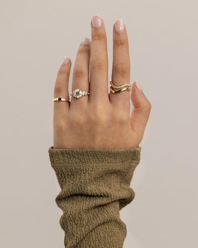 2 CT Round Cut Cluster Styled Lab Grown Diamond Engagement Ring