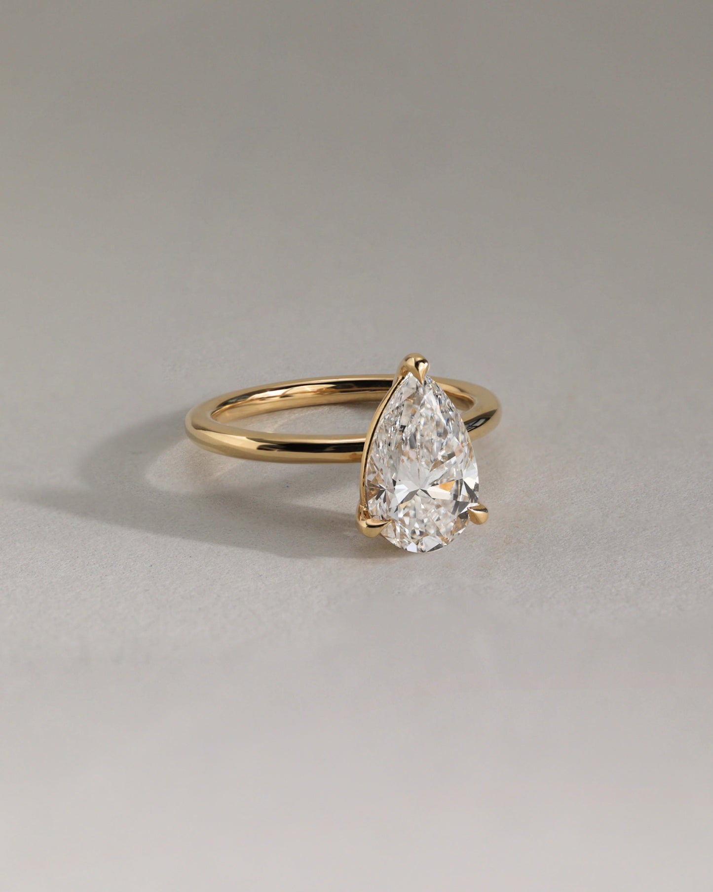 2.0 CT Pear Cut Solitaire Setting Lab Grown Diamond Engagement Ring