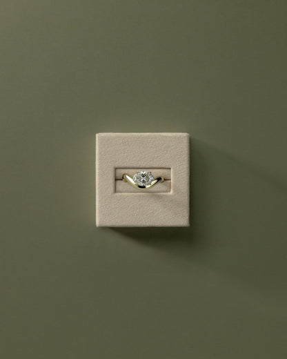 2 CT Oval Cut Curved Solitaire Lab Grown Diamond Engagement Ring