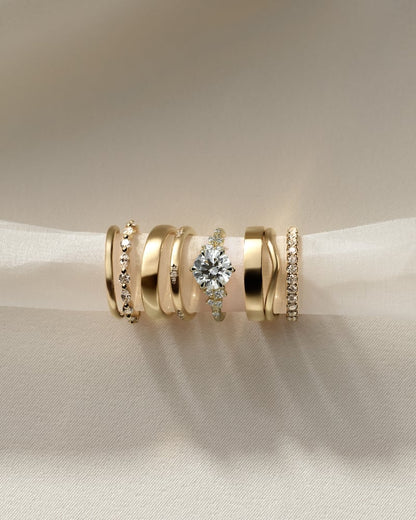 2 CT Round Cut Cluster Styled Lab Grown Diamond Engagement Ring