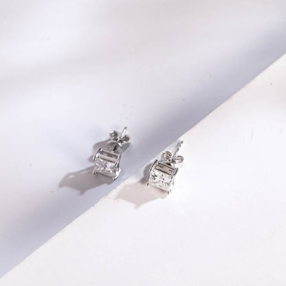 0.70 TCW Princess Cut Moissanite Stud Earrings in Gold 3