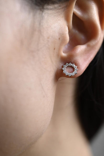 0.50 TCW Round Cut Moissanite Flower Shape Earrings in Gold 4