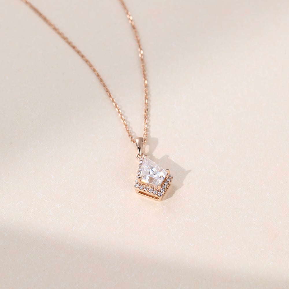 1.20 TCW Kite Moissanite Diamond Halo Pendant Necklace in Solid Gold 4
