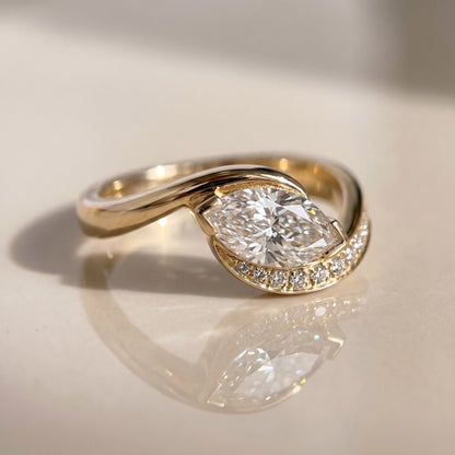 Oval Solitaire Engagement Ring – 2 CT Lab Grown Diamond