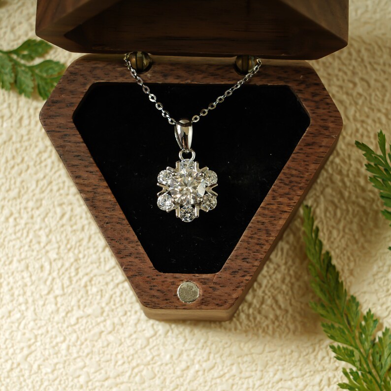 2.0 CT Round Moissanite Diamond Floral Halo  Pendant Necklace in Solid Gold 2