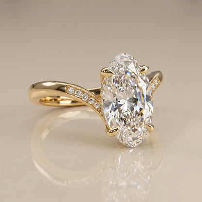 Oval Solitaire Engagement Ring – 2 CT Lab Grown Diamond
