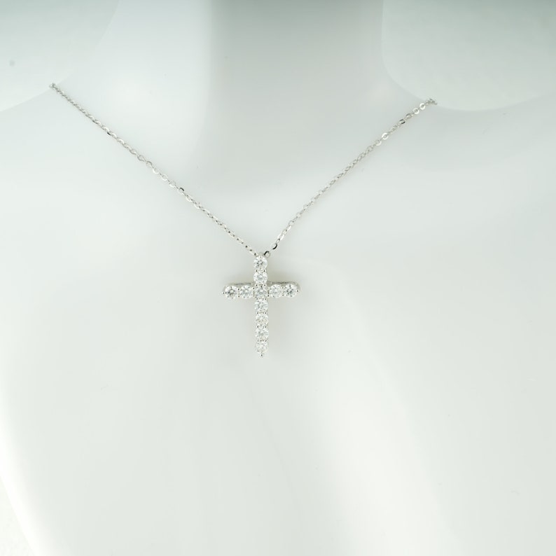 0.50 CT Round Moissanite Diamond Cross Pendant Necklace in Solid Gold 6