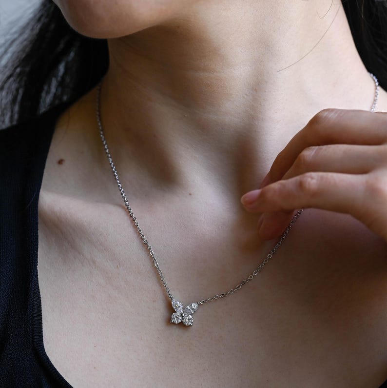 0.30 TCW Round & Marquise Moissanite Diamond Leaf Pendant Necklace in Solid Gold 3