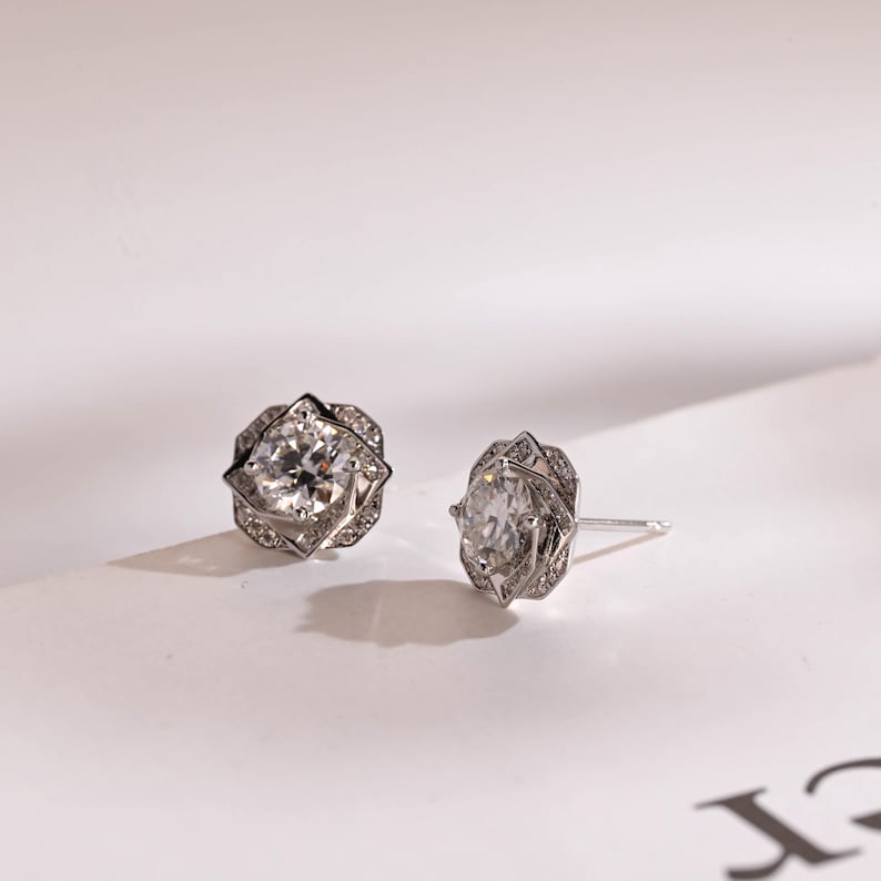 0.50 TCW Round Cut Moissanite Floral Halo Earrings in Gold 5