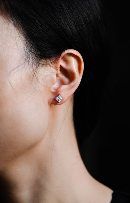 0.70 TCW Princess Cut Moissanite Stud Earrings in Gold 4