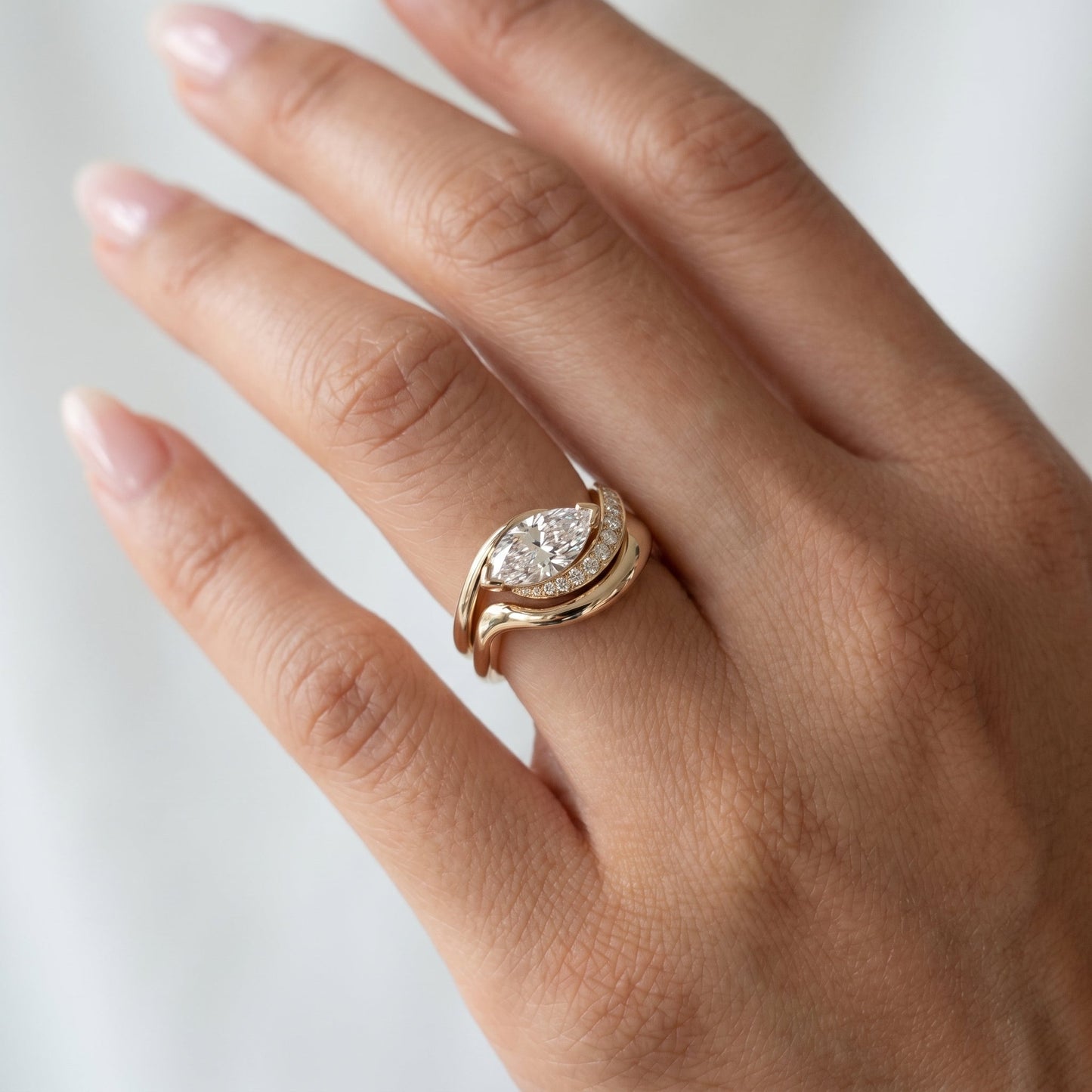 Oval Solitaire Engagement Ring – 2 CT Lab Grown Diamond