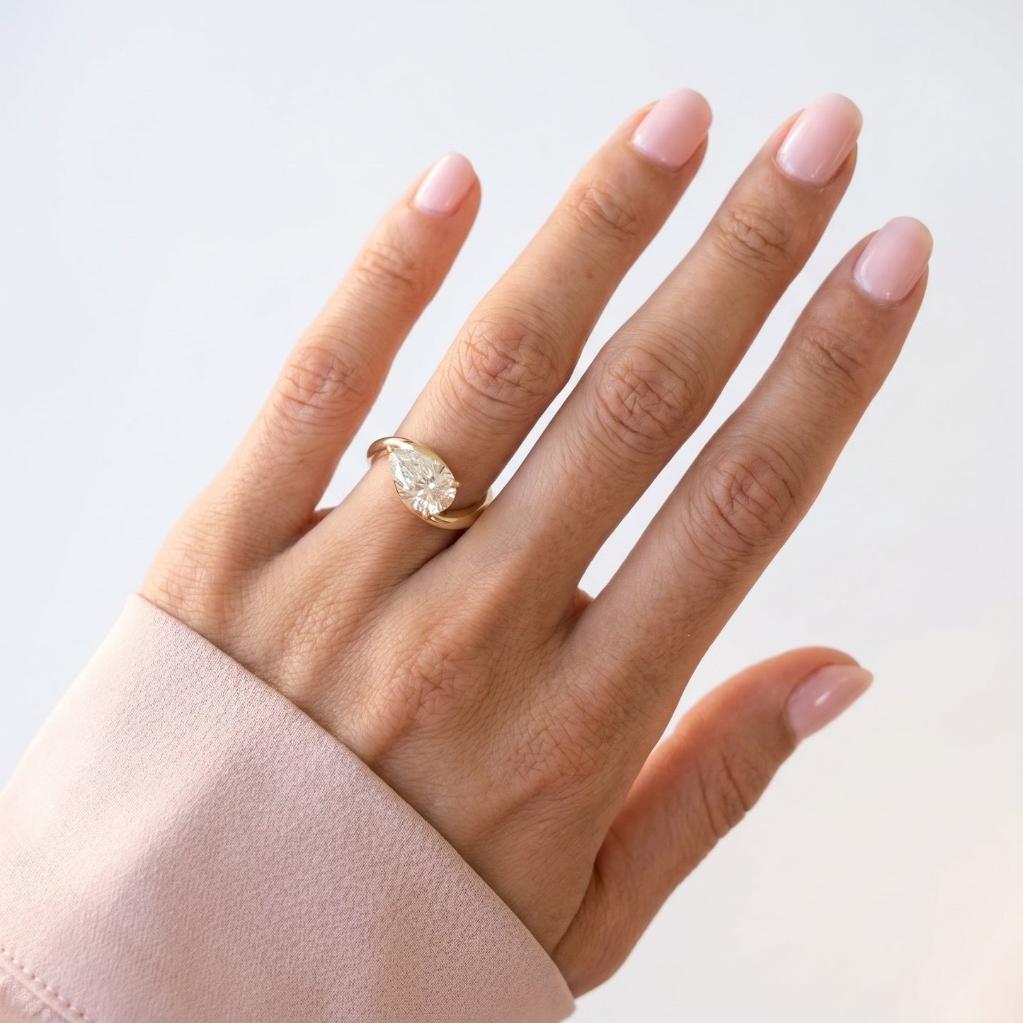 Oval Solitaire Engagement Ring – 2 CT Lab Grown Diamond