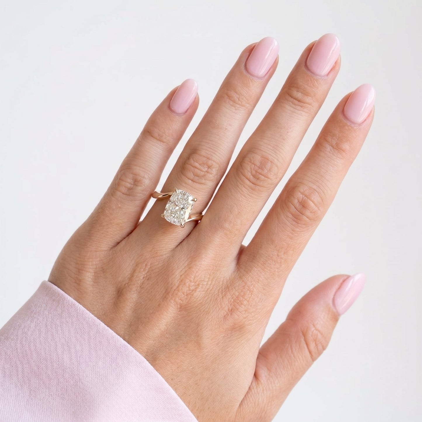Oval Solitaire Engagement Ring – 2 CT Lab Grown Diamond