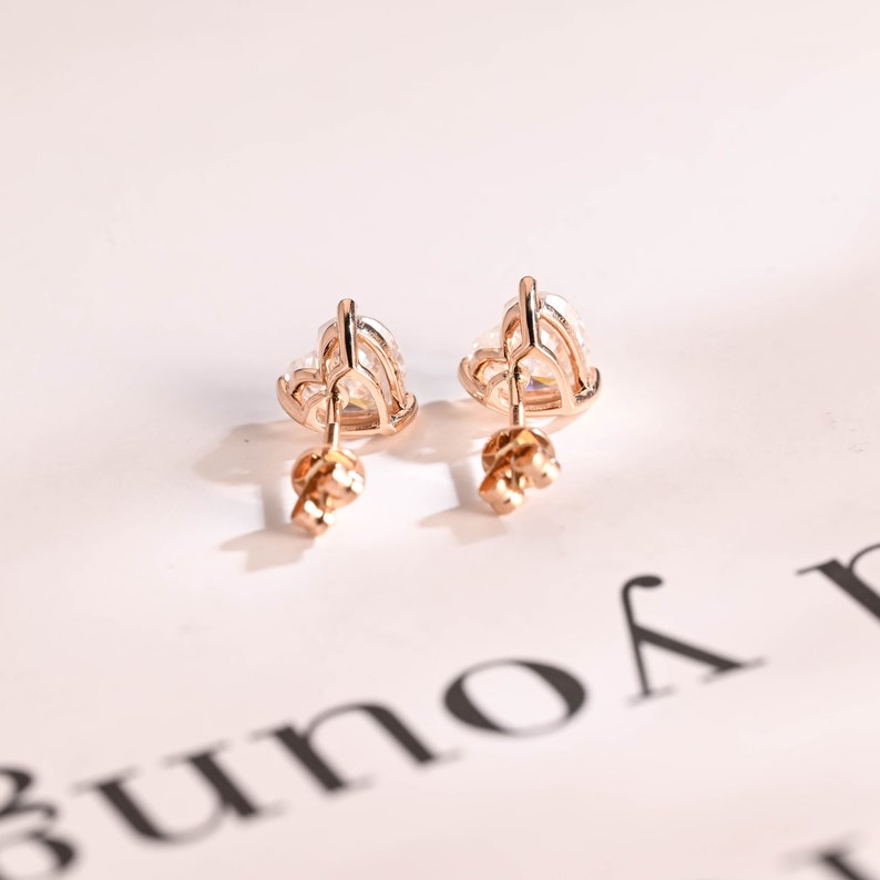 1.0 TCW Heart Cut Moissanite Stud Earrings in Gold 3