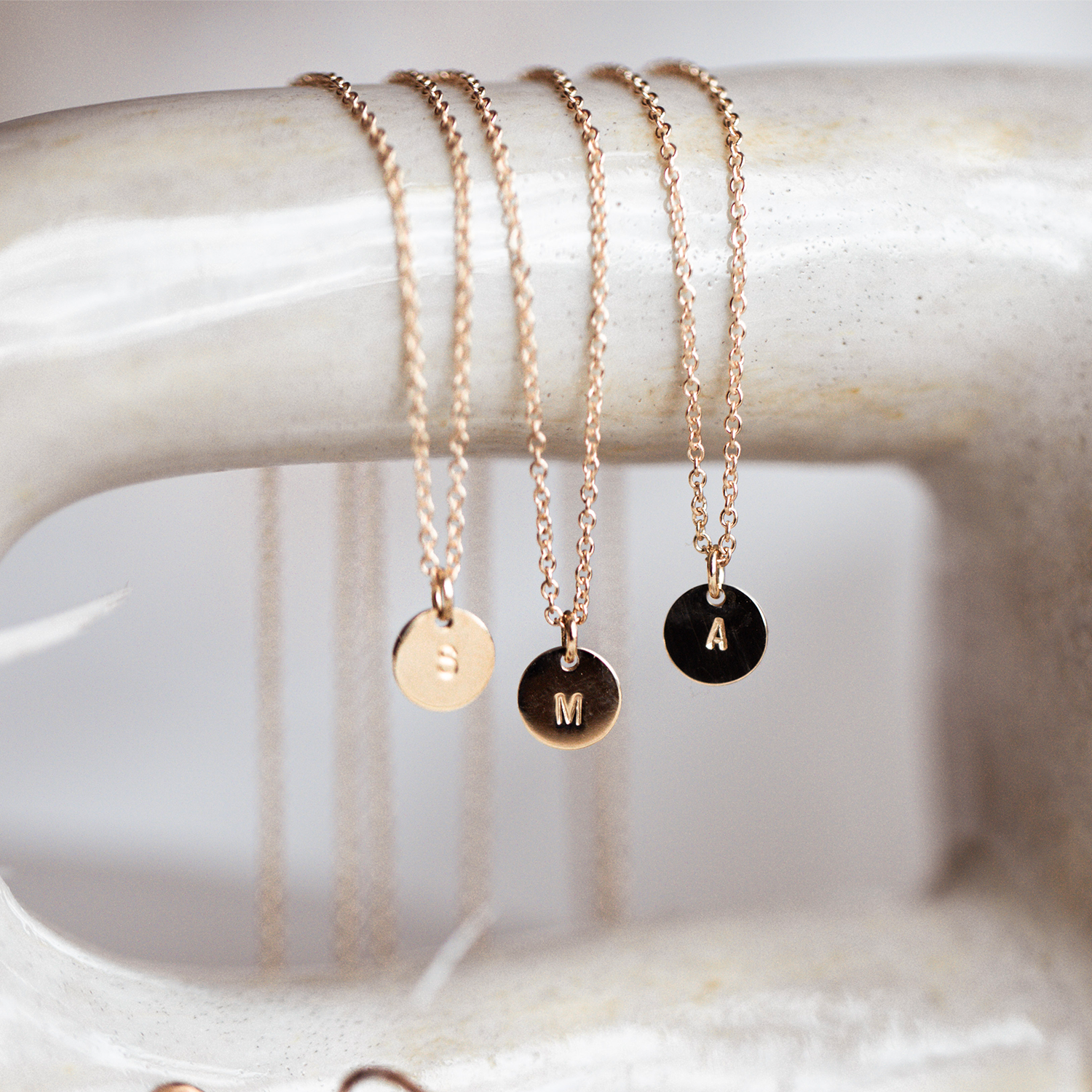 Customize Letter Circle Necklace in Solid Gold 2