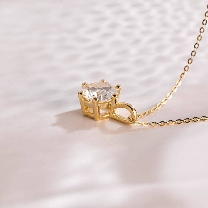 1.0 CT Round Cut Moissanite Diamond Solitaire Pendant Necklace in Solid Gold 10