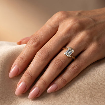 Oval Solitaire Engagement Ring – 2 CT Lab Grown Diamond