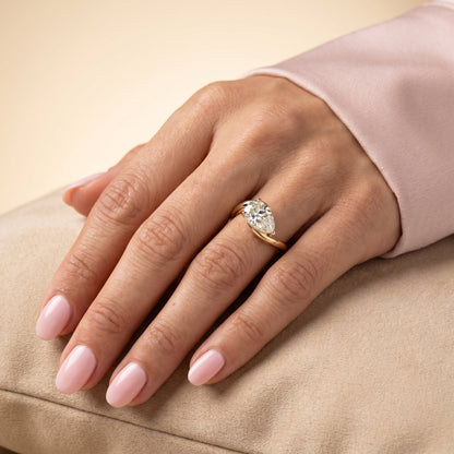 Oval Solitaire Engagement Ring – 2 CT Lab Grown Diamond