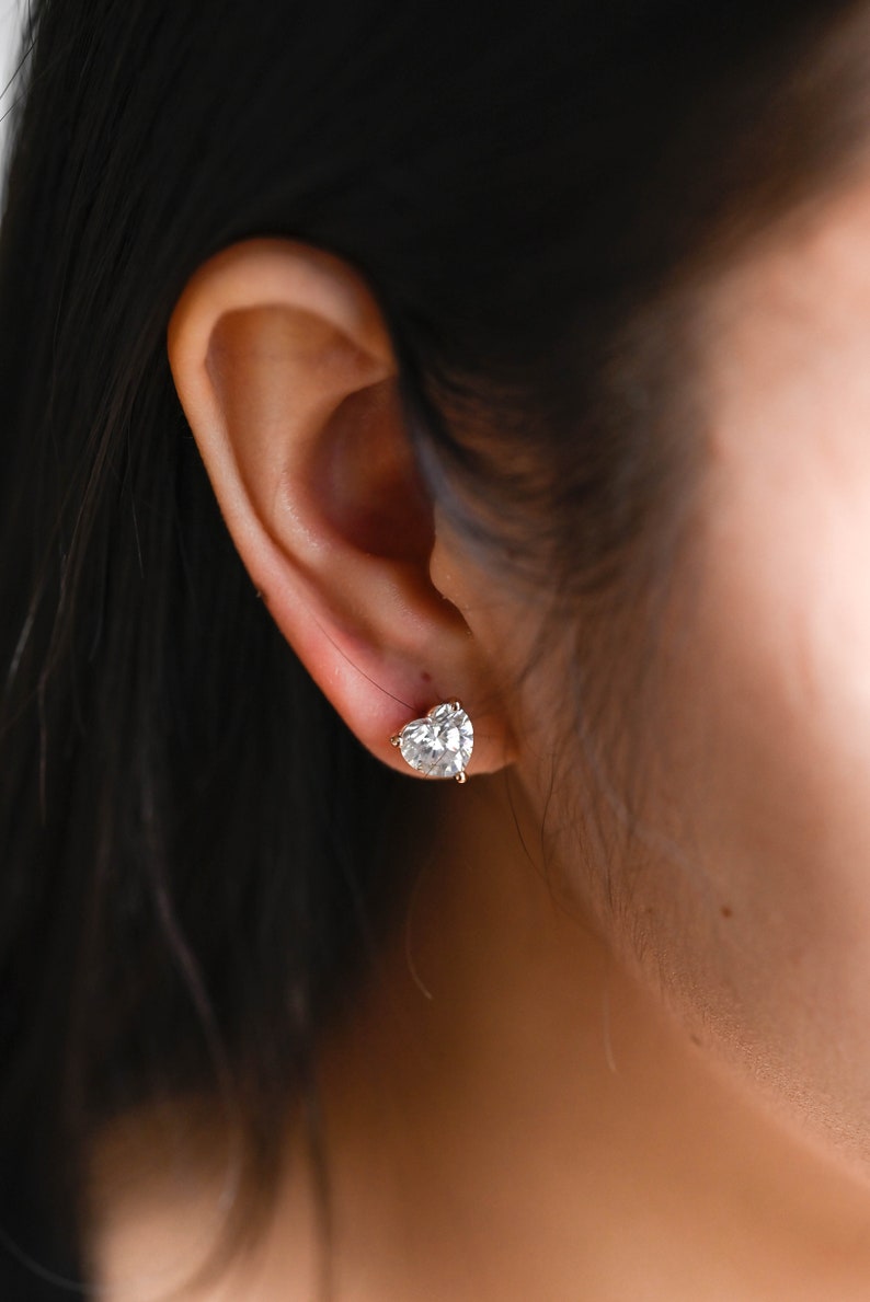 1.0 TCW Heart Cut Moissanite Stud Earrings in Gold 6