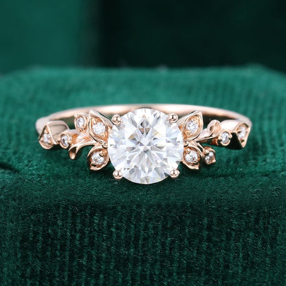 1 CT Round Shaped Floral Inspired Lab Grown Diamond Engagement Ring