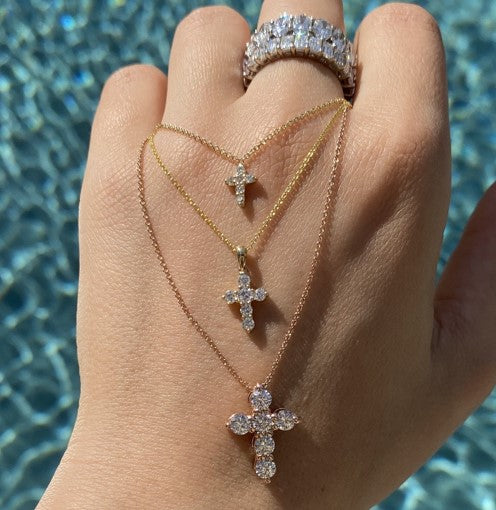 0.50 TCW Round Cut Moissanite Diamond Cross Pendant Necklace in Solid Gold 8