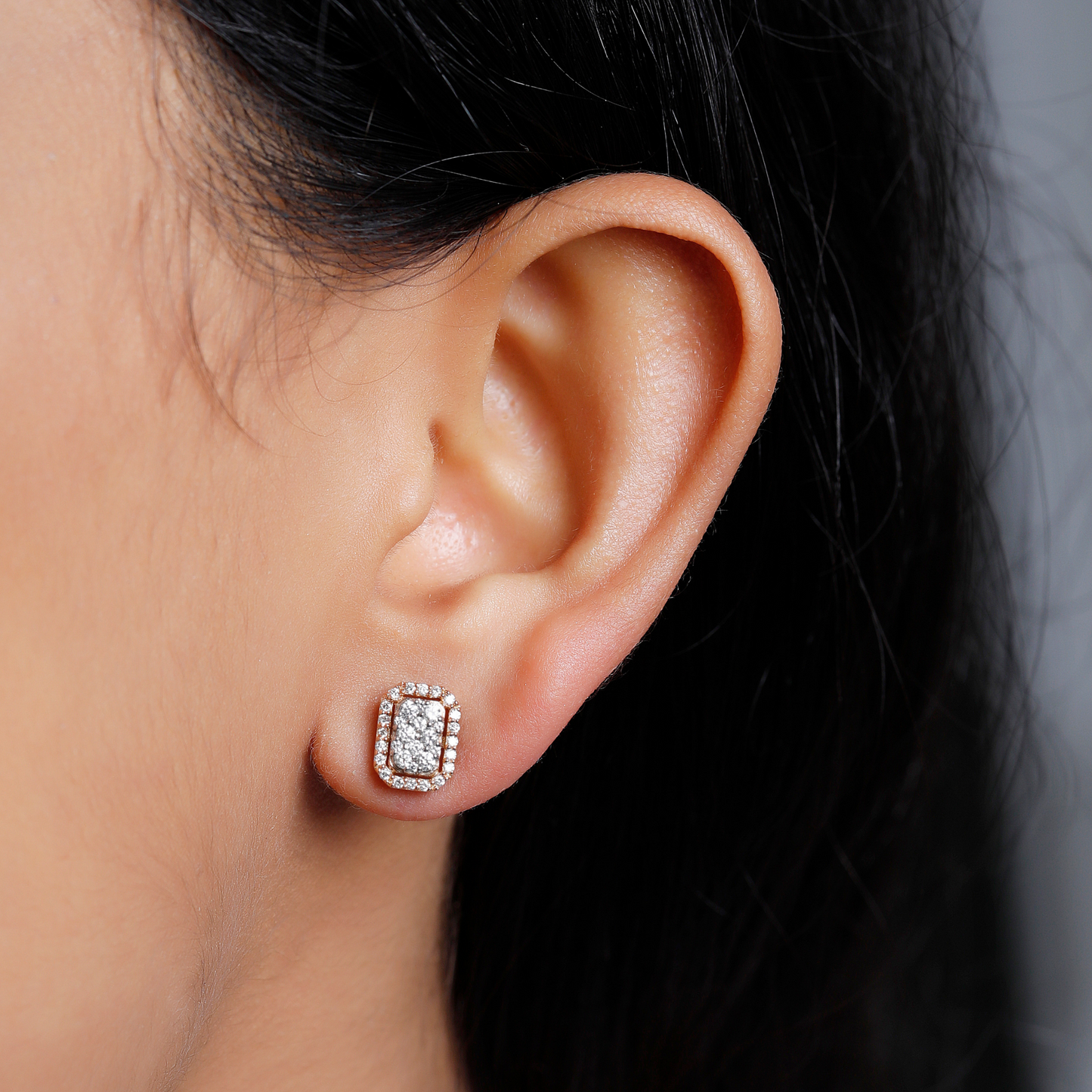 0.31 TCW Round Cut Moissanite Cluster Earrings in Gold 4