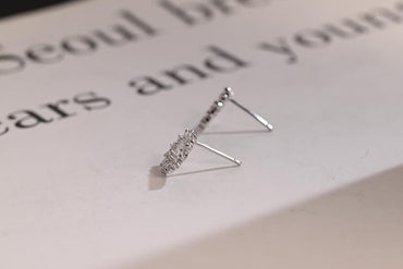 0.50 TCW Round Cut Moissanite Flower Shape Earrings in Gold 10