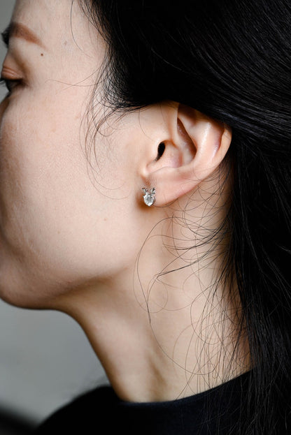 0.70 TCW Round Cut Moissanite Stud Earrings in Gold 4