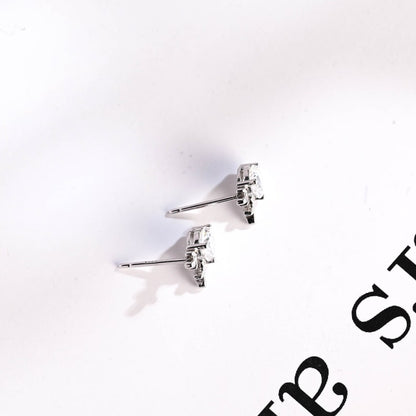 0.70 TCW Round Cut Moissanite Stud Earrings in Gold 10