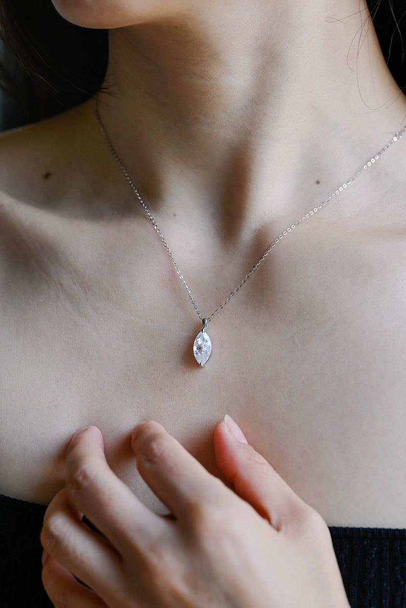 0.17 CT Moissanite Diamond Cross Pendant Necklace in Solid Gold 6