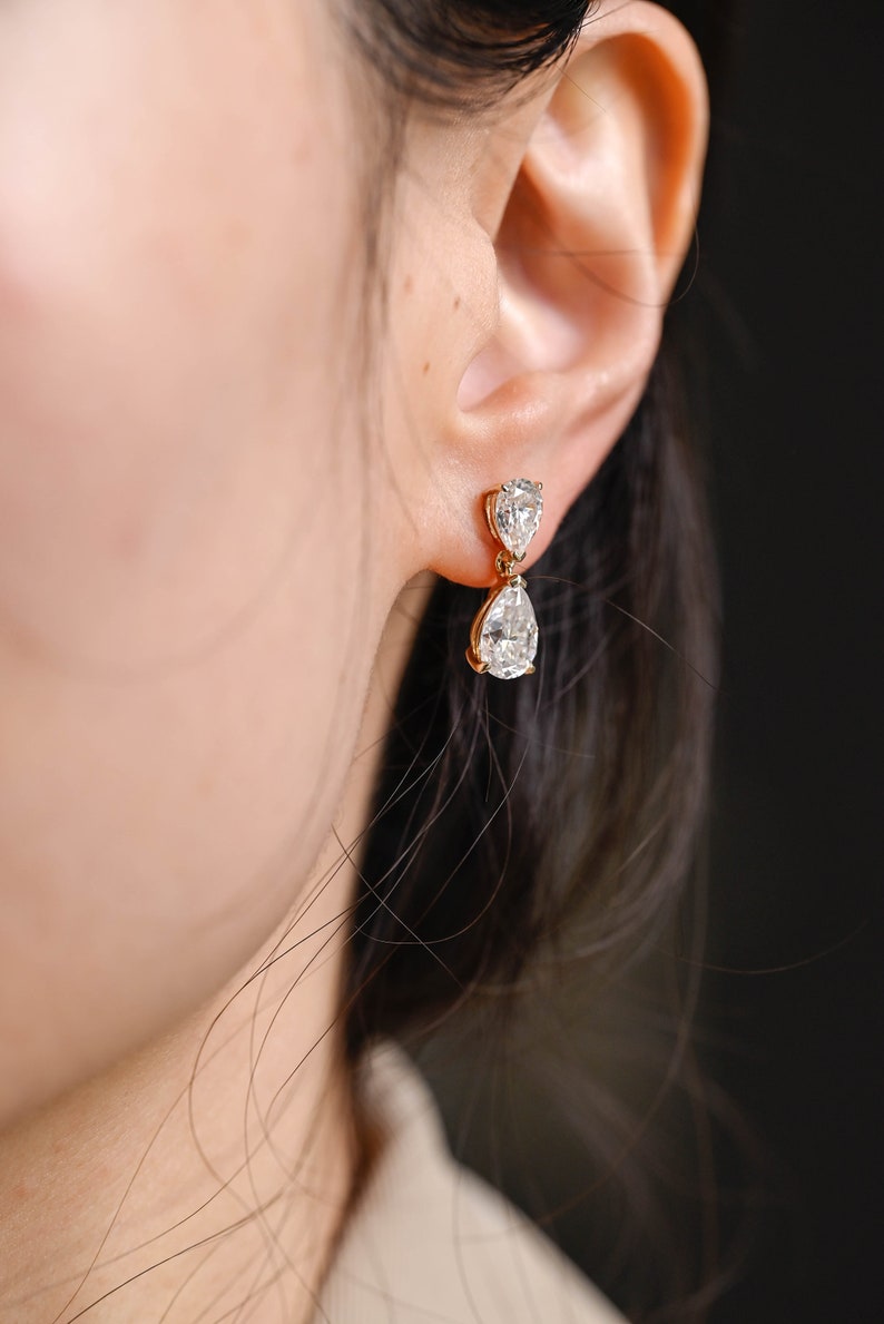 1.0 TCW Pear Cut Moissanite Drop Earrings in Gold 6