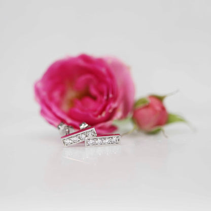 0.50 TCW Round Cut Moissanite Bar Stud Earrings in Gold 3