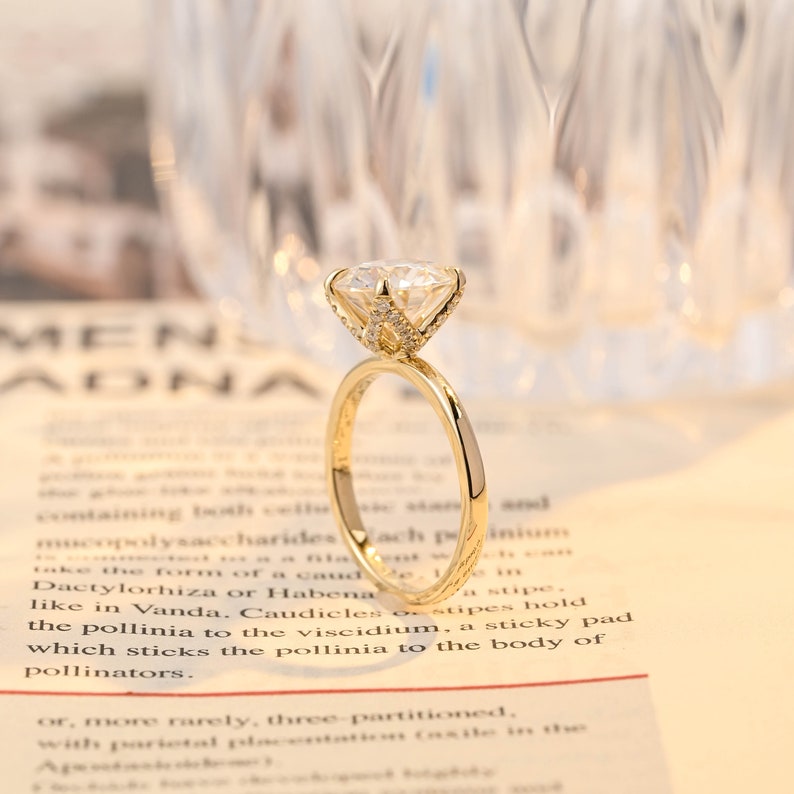 Stunning 3.0 CT Round Moissanite Engagement Ring with Solitaire Design 3