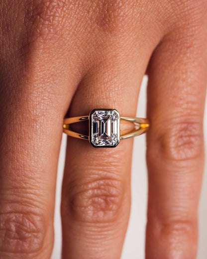 1.6 CT Emerald Bezel & Split Shank Style Lab Grown Diamond Engagement Ring