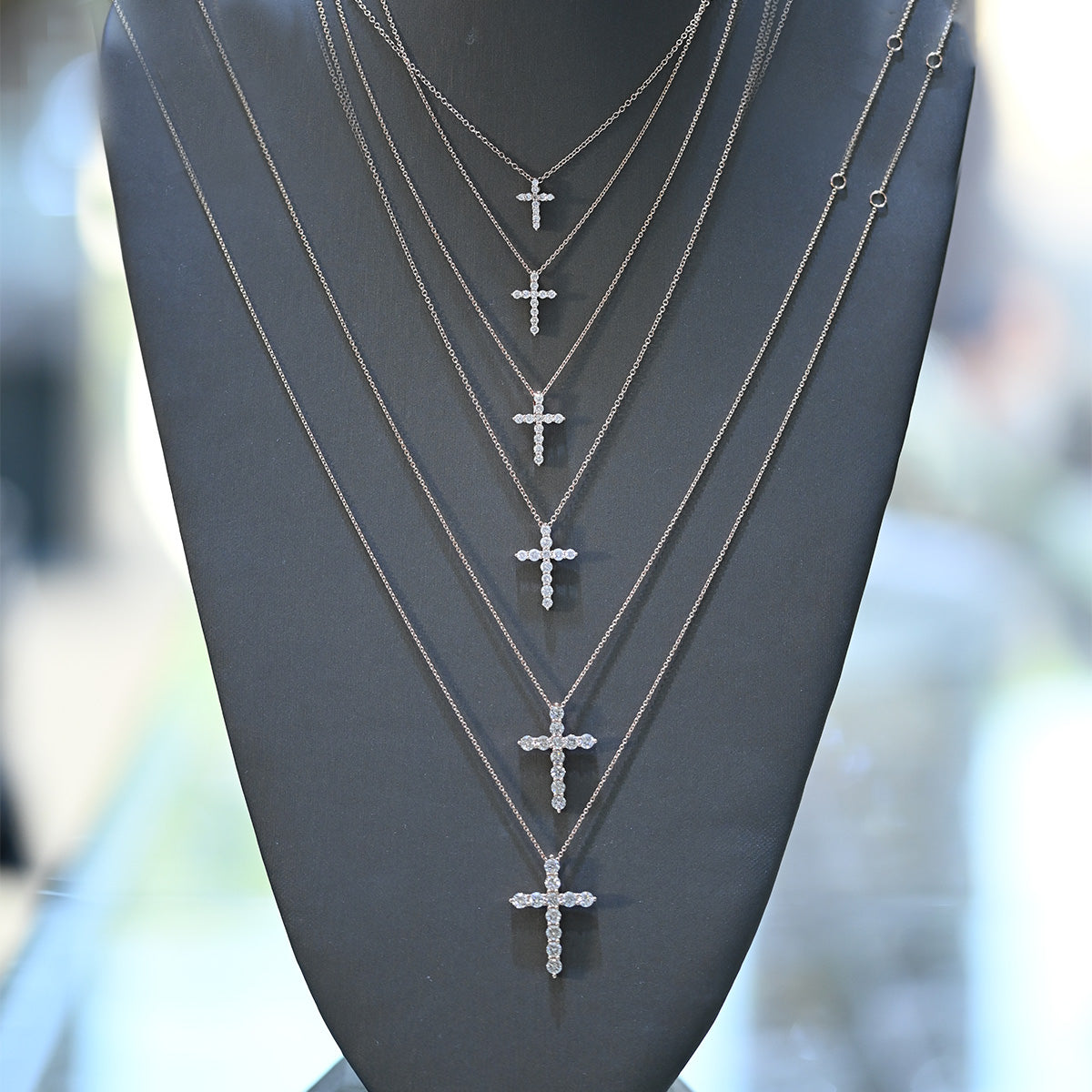 Classic 1.0 TCW Moissanite Diamond Solitaire Pendant Necklace in Solid Gold 7