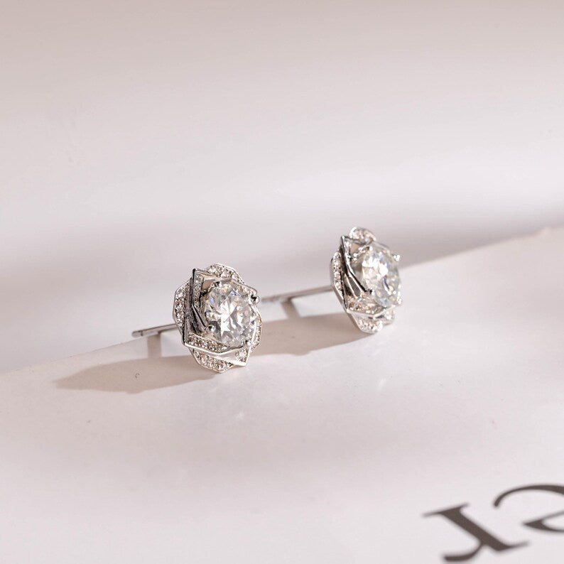 0.50 TCW Round Cut Moissanite Floral Halo Earrings in Gold 8