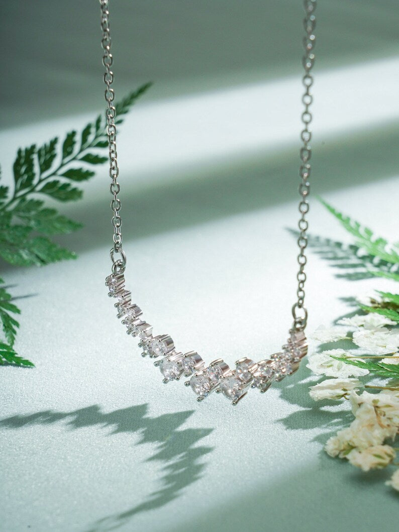 0.40 TCW Round Moissanite Diamond Cluster Pendant Necklace in Solid Gold 3