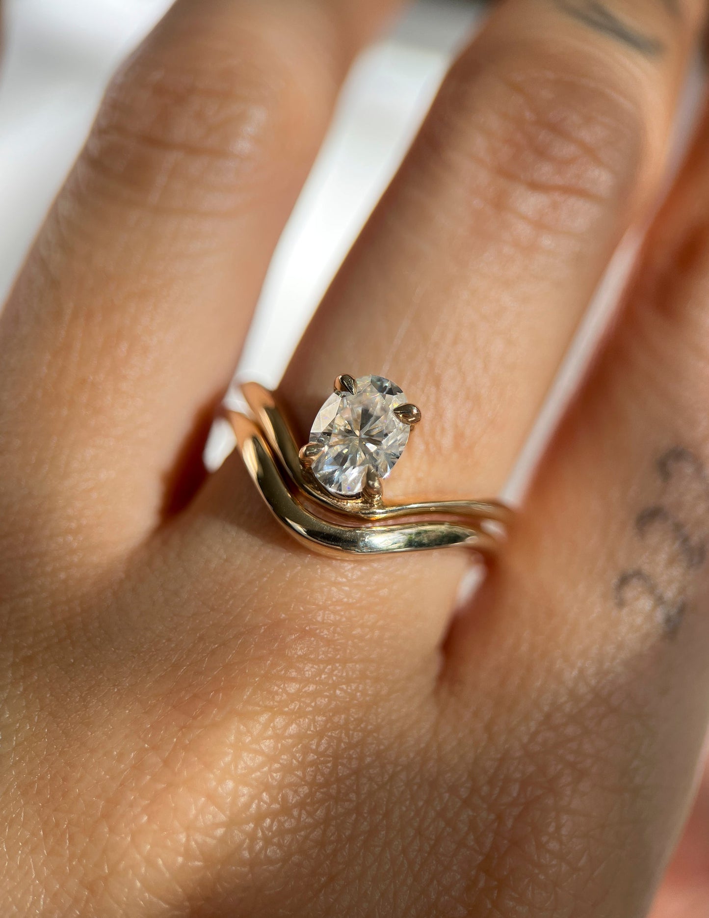 1 CT Oval Cut Solitaire Lab Grown Diamond Ring With Sunrise Styled Classic Wedding Band