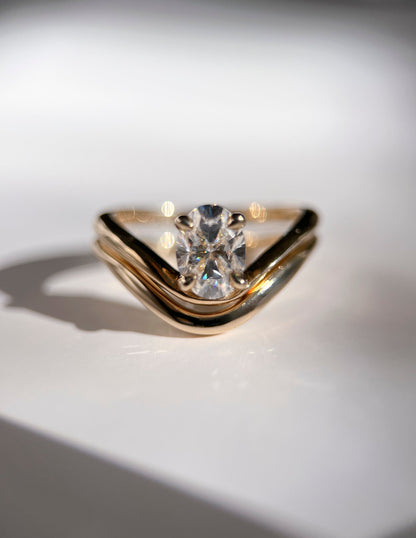 1 CT Oval Cut Solitaire Lab Grown Diamond Ring With Sunrise Styled Classic Wedding Band