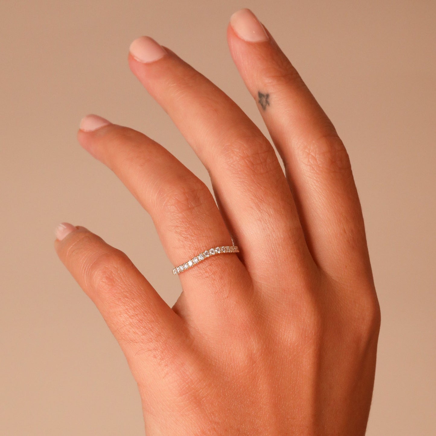 0.33 TCW Round Stones Curved Lab Grown Diamond Wedding Band