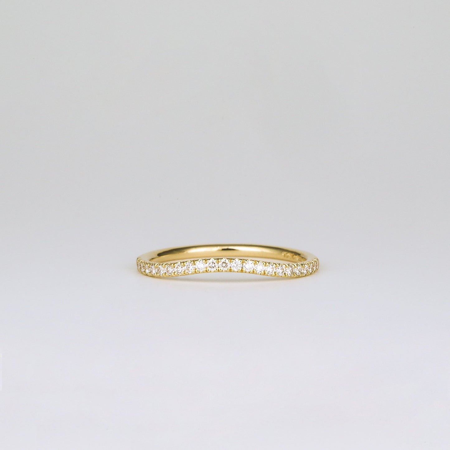 0.21 TCW Round Stones Curved Lab Grown Diamond Wedding Band