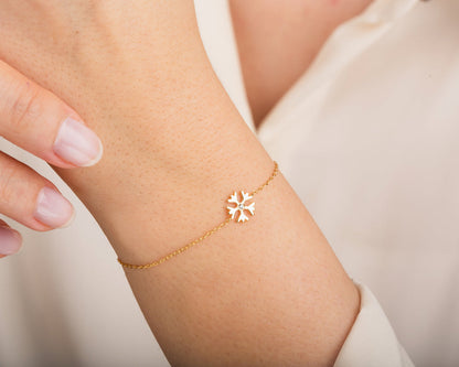 0.01 TCW Flower Charm Lab Grown Diamond Bracelet